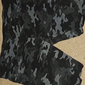 GUC Terra & Sky camouflage leggings.